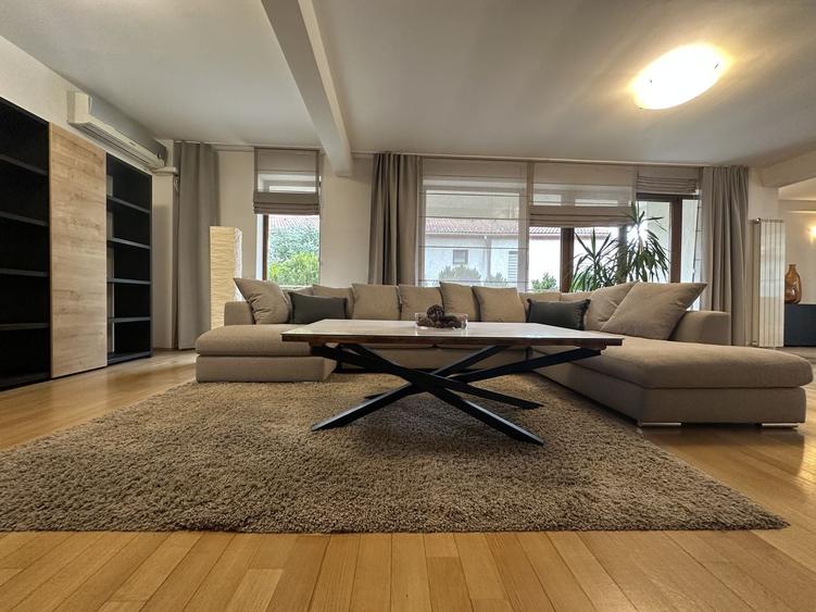 Apartament cu 4 camere decomandat, mobilat în Herăstrău