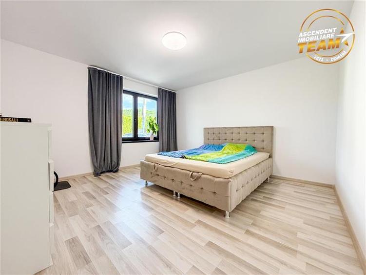 Casă individuală cu 4 camere cu Teren 800 Mp în Periferie