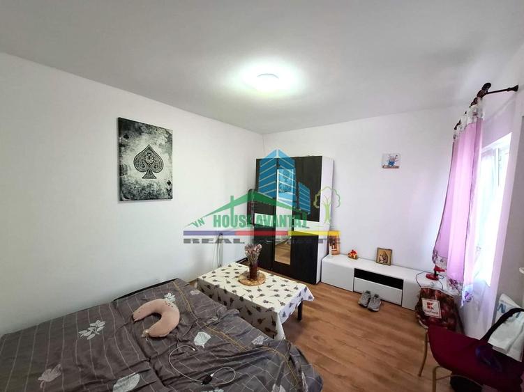 Casă cu 3 camere cu Canalizare în Cotești