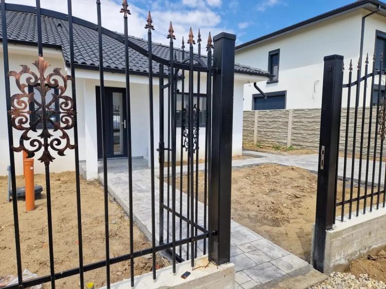 Casă cu 3 camere cu Teren 300 Mp în Moșnița Nouă
