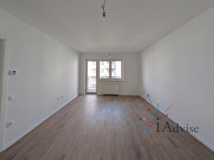 Apartament cu 2 camere decomandat în Tractorul