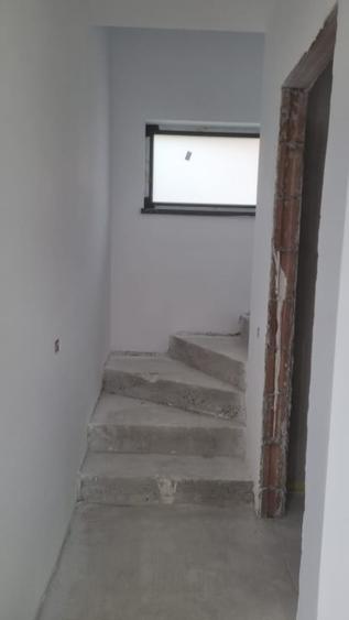 Casă individuală cu 4 camere cu Teren 300 Mp în Sud