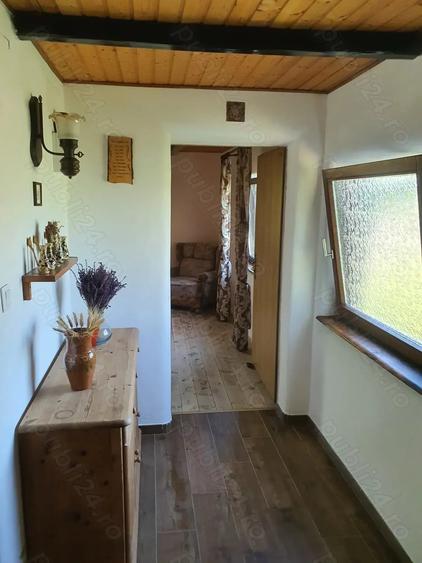 Casă cu 2 camere cu Teren 2400 Mp în Stâncești