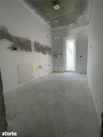 Garsonieră decomandată în Apărătorii Patriei