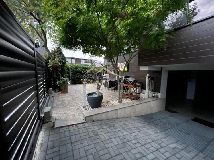 Apartament cu 3 camere decomandat, mobilat în Barbu Văcărescu