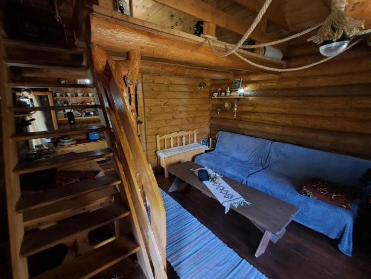 Casă cu 1 camere cu Teren 1100 Mp în Surduc