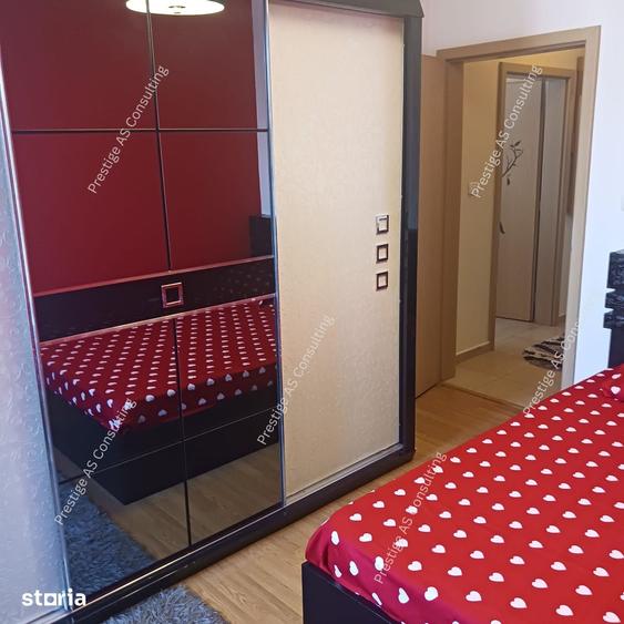 Apartament cu 3 camere decomandat în Girocului