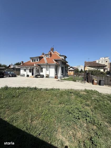 Casă cu 4 camere în Central