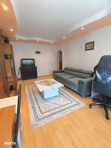Apartament cu 3 camere decomandat în Obcini