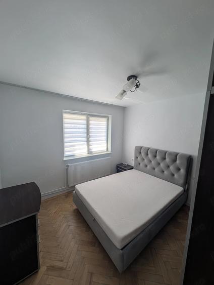 Apartament cu 3 camere decomandat în Cet