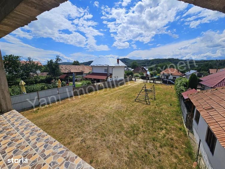 Casă cu 4 camere în Dumirești