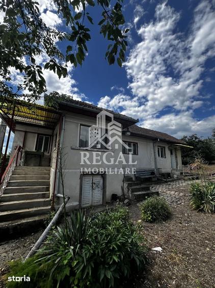 Casă cu 2 camere cu Teren 1513 Mp în Peștișu Mare