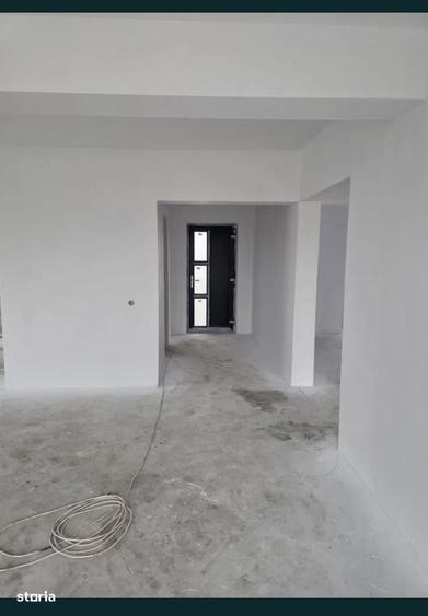 Casă cu 3 camere în Agigea
