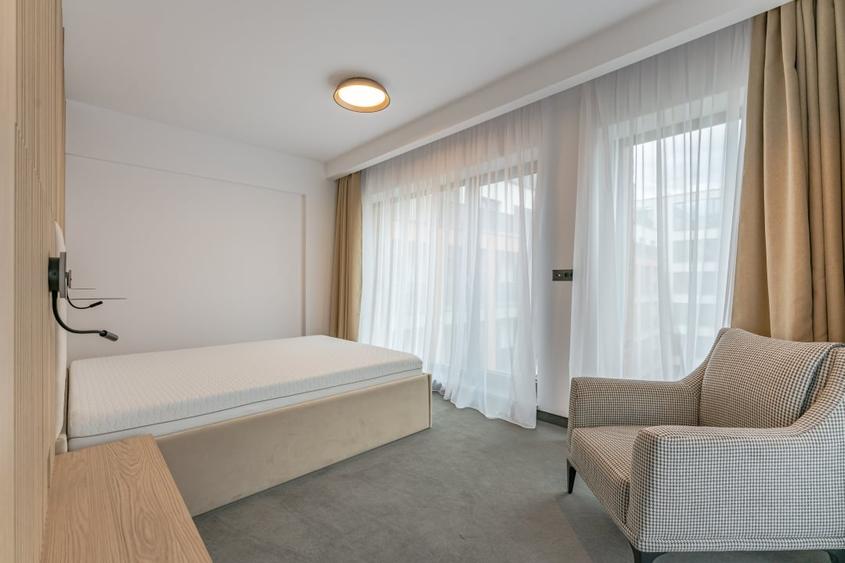 Apartament cu 4 camere decomandat, mobilat în Central