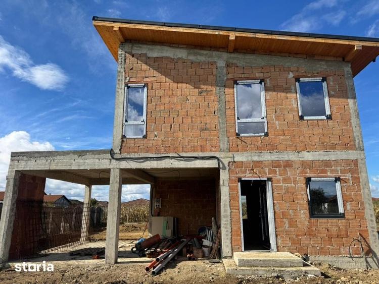 Casă cu 4 camere cu Teren 420 Mp în Recea