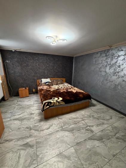 Casă individuală cu 5 camere cu Canalizare în Romanești
