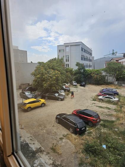 Apartament cu 3 camere decomandat în Tomis Nord