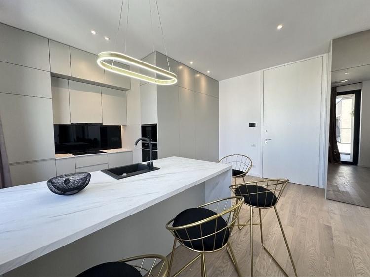 Apartament cu 4 camere în Herăstrău