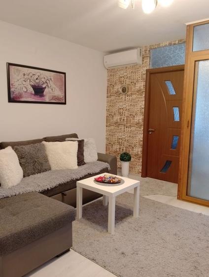 Apartament cu 2 camere semidecomandat în Domnești