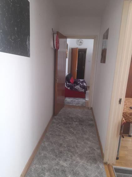 Apartament cu 4 camere în Drumul Taberei