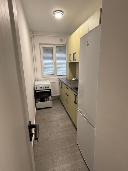 Apartament cu 2 camere semidecomandat, mobilat în Dacia