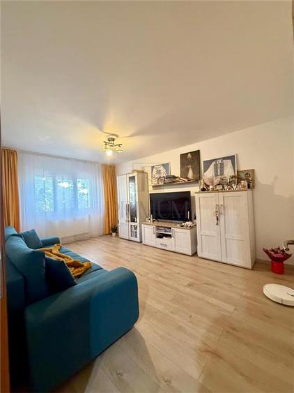 Apartament cu 2 camere decomandat, mobilat în Soarelui