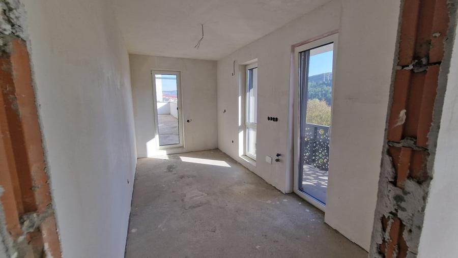 Apartament cu 2 camere, 54 mp si terasa de 75 mp, zona Vivo - 6