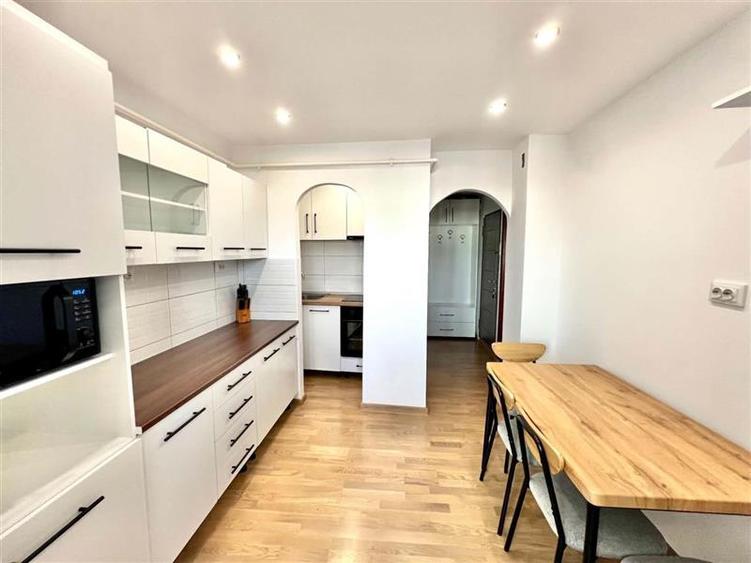 Apartament cu 2 camere decomandat, mobilat în Lenin