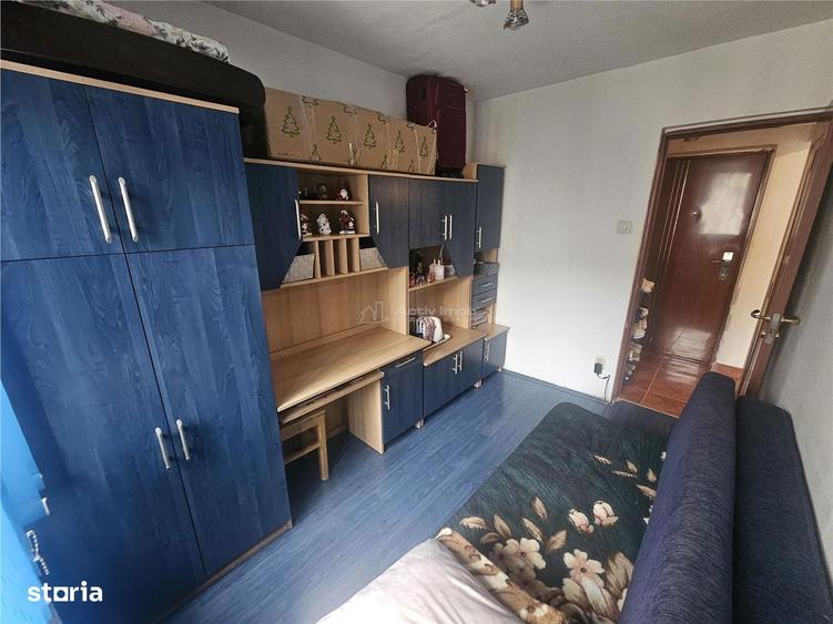 Apartament cu 3 camere, mobilat în Central