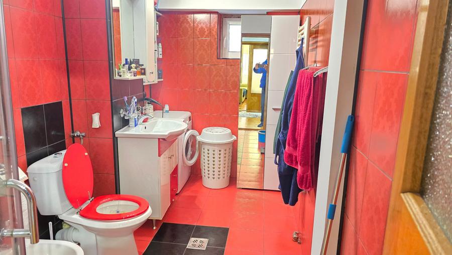 Apartament cu 3 camere decomandat în Dacia