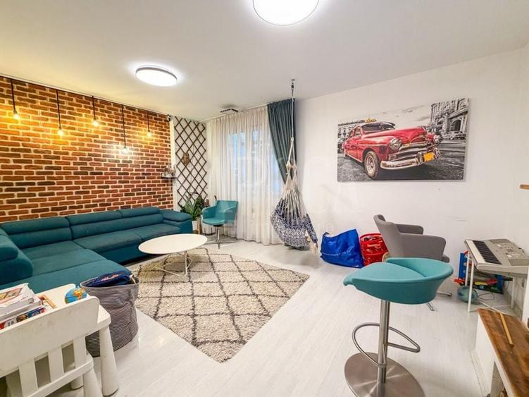 Apartament cu 3 camere semidecomandat în Sopor