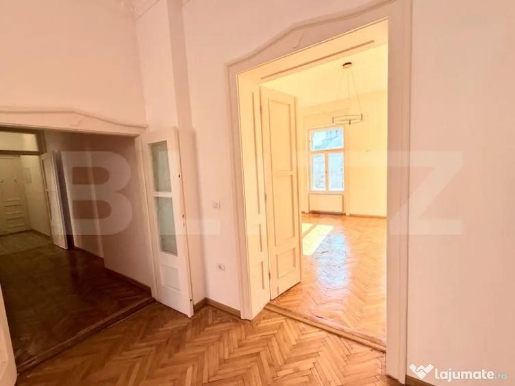 Apartament cu 3 camere decomandat în Sinaia