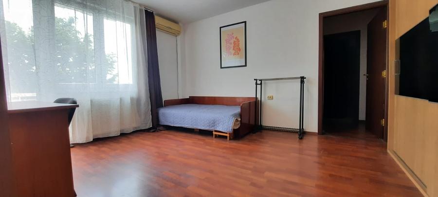 Apartament cu 2 camere nedecomandat, mobilat în 7 Noiembrie
