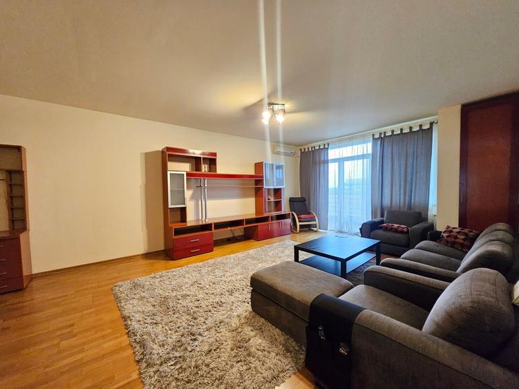 Apartament cu 3 camere semidecomandat, mobilat în Iancu Nicolae