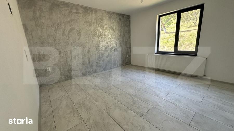 Casă cu 5 camere cu Teren 3200 Mp în Șoimuș