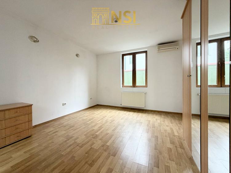 Casă individuală cu 7 camere cu Teren 475 Mp în Băneasa
