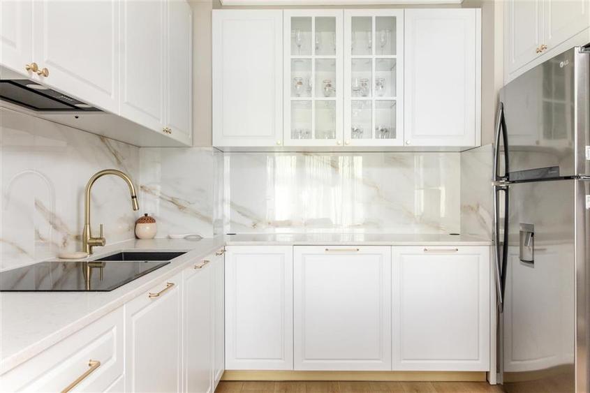 Apartament cu 3 camere semidecomandat în Gară