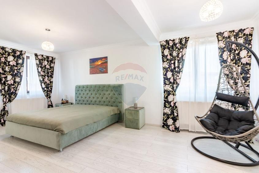 Casă individuală cu 5 camere cu Teren 485 Mp în Central