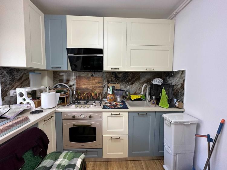 Apartament cu 2 camere semidecomandat, mobilat în Olteniței