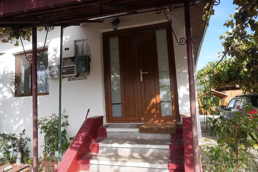 Casă cu Teren 1200 Mp în Runcu