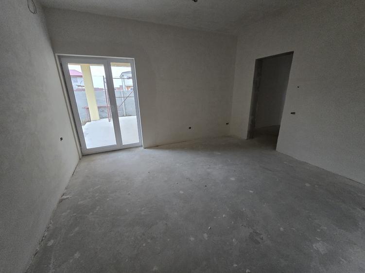 Casă individuală cu 4 camere cu Garaj în Moșnița Nouă