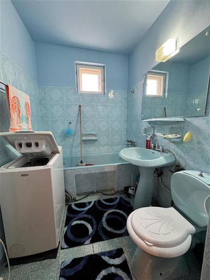 Apartament cu 4 camere decomandat, mobilat în Micul Dallas