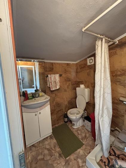 Casă cu 4 camere în Lanurile