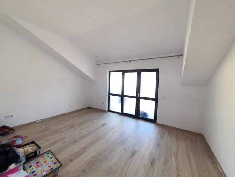 Apartament intabulat, 2 camere decomandate, bloc tip vilă, Sânpetru - 8