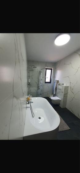Casă cu 4 camere în Ostrovu