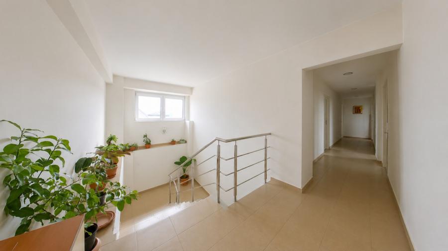 Spațiu comercial, de 1,325 mp, în Central