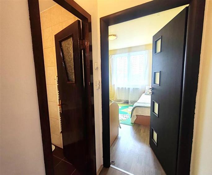 Apartament cu 3 camere circular, mobilat în Astra