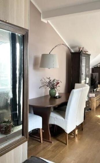 Apartament cu 4 camere semidecomandat în Unirii