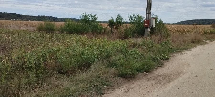 Teren în Poiana Lacului