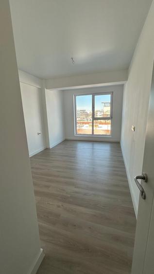 Apartament cu 3 camere semidecomandat în Albert